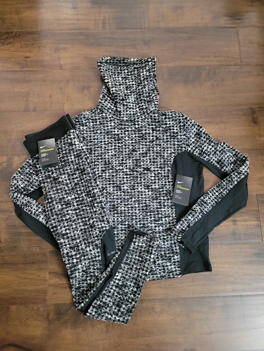 NWT Nike Pro Hyperwarm Fleece Active Set Grid Pattern Top Leggings Medium Large